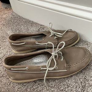 Tan and Silver Sperrys